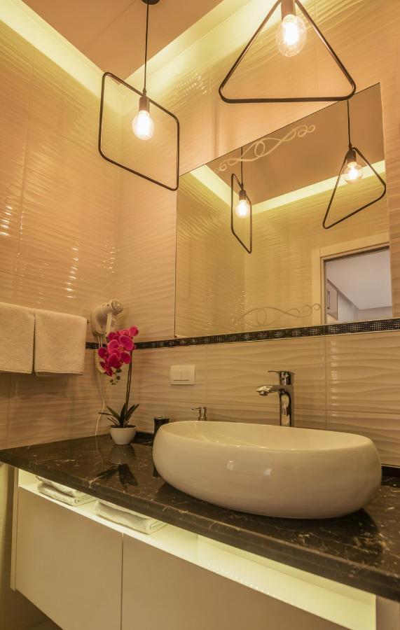 Apartments Vujicic Тиват Екстериор снимка