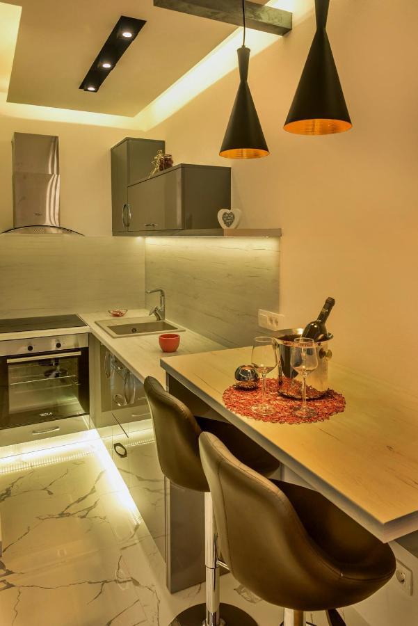 Apartments Vujicic Тиват Екстериор снимка